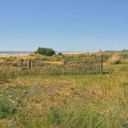 Apartmán Peaceful Seaside Flat With Pool In