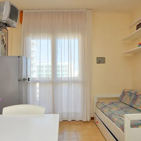 Peaceful Seaside Flat With Pool In アパート ビビオーネ