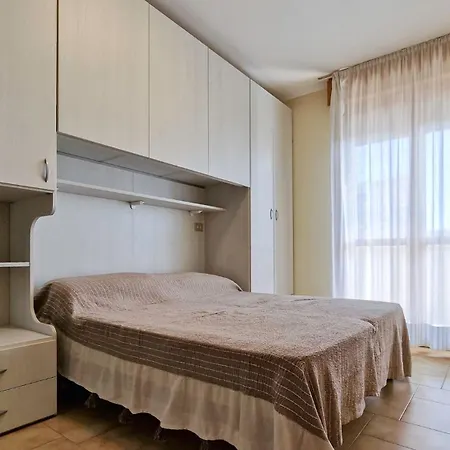 アパート Peaceful Seaside Flat With Pool In *