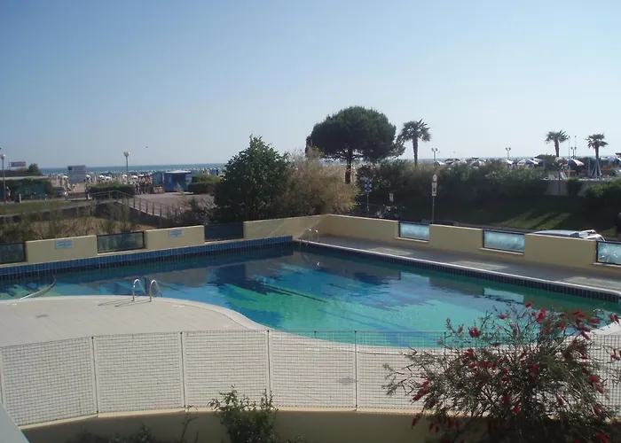 Apartmán Peaceful Seaside Flat With Pool In