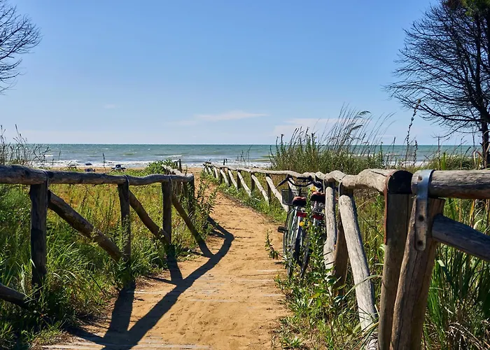 Peaceful Seaside Flat With Pool In Apartmán Bibione