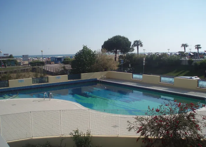 Peaceful Seaside Flat With Pool In Apartmán Bibione