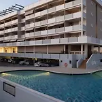 Apartment Peaceful Seaside Flat With Pool In