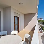 Peaceful Seaside Flat With Pool In Apartment Bibione