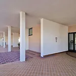 Peaceful Seaside Flat With Pool In * 比比翁