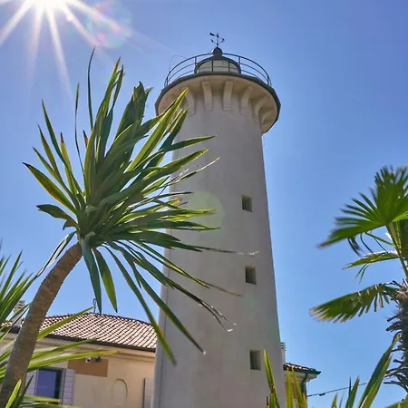 Daire Peaceful Seaside Flat With Pool In *