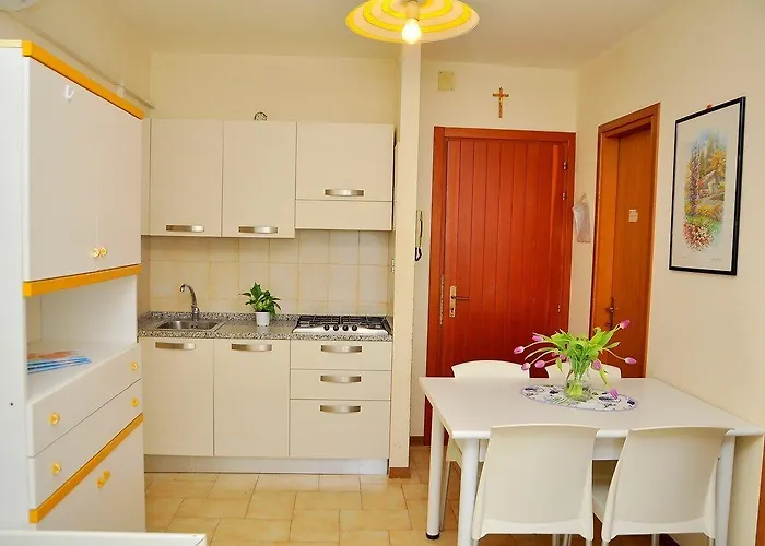 아파트 Peaceful Seaside Flat With Pool In 비비오네