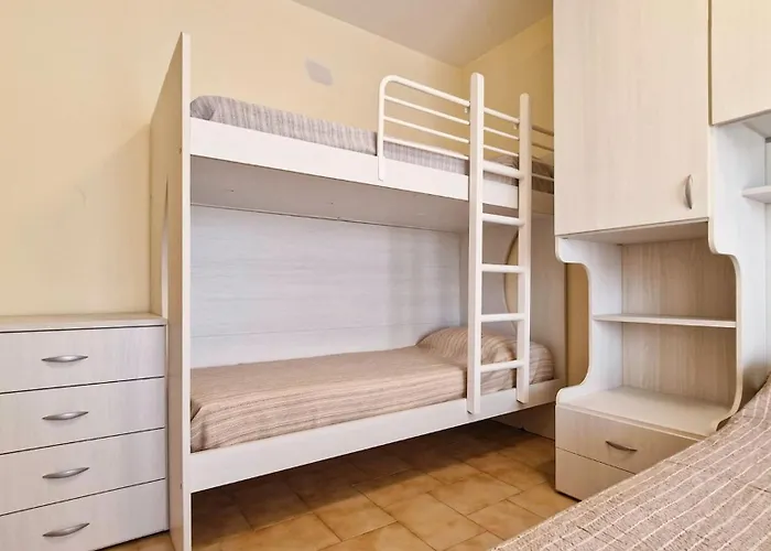 Apartament Peaceful Seaside Flat With Pool In *