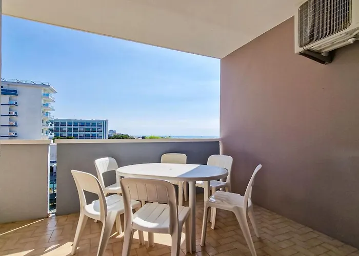 Peaceful Seaside Flat With Pool In