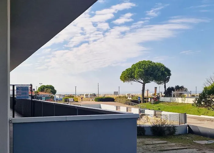Peaceful Seaside Flat With Pool In Bibione